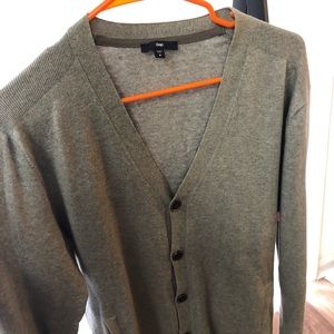 Men’s grey sweater
